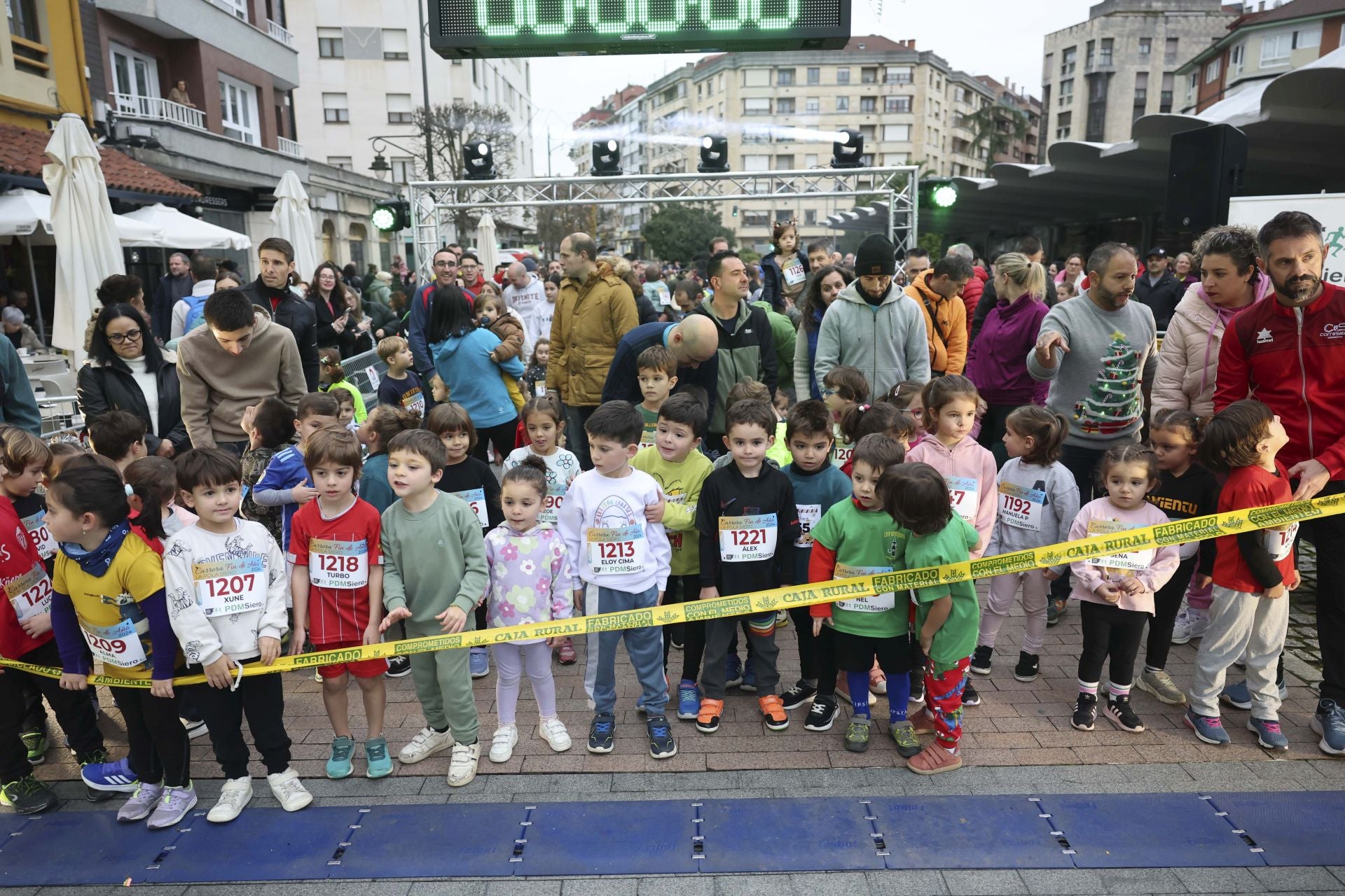 Siero se adelanta a la Nochevieja: todas las fotos de la Carrera de Fin de año