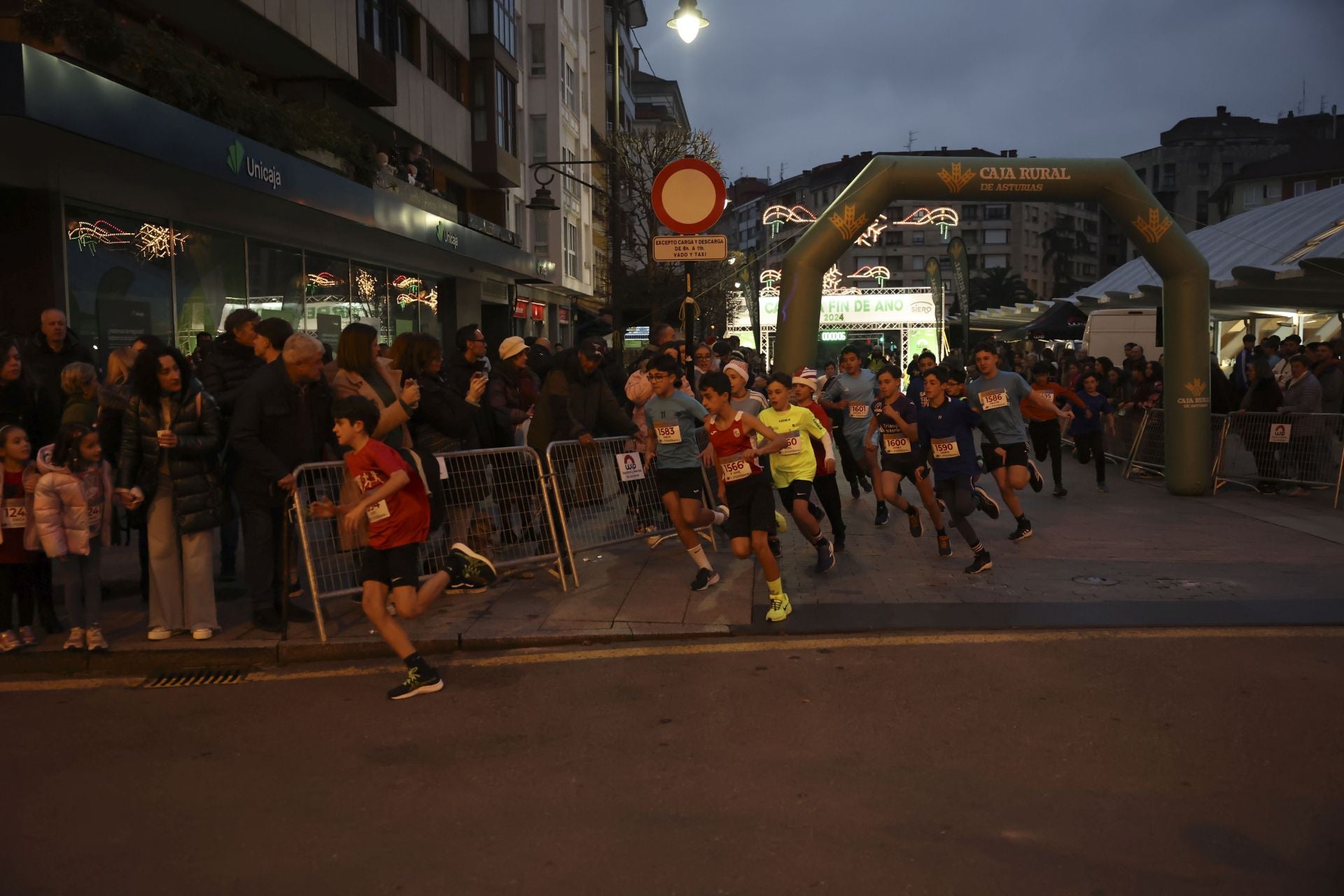 Siero se adelanta a la Nochevieja: todas las fotos de la Carrera de Fin de año