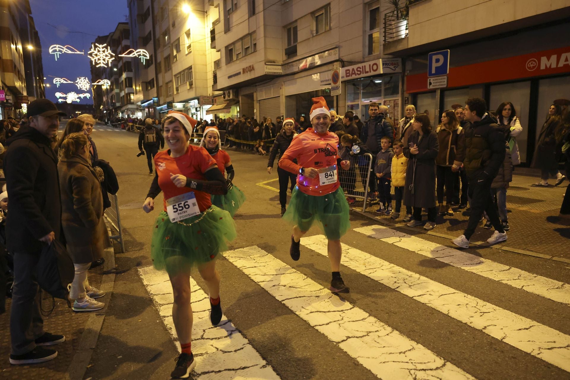 Siero se adelanta a la Nochevieja: todas las fotos de la Carrera de Fin de año