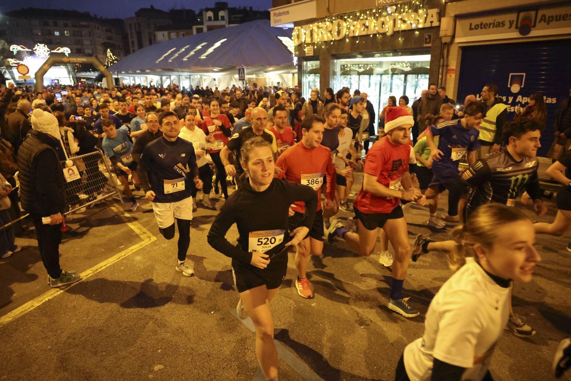 Siero se adelanta a la Nochevieja: todas las fotos de la Carrera de Fin de año