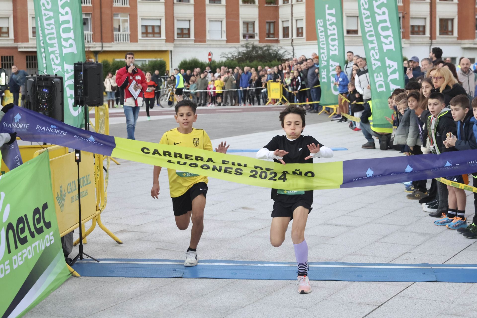 Las mejores fotos de la Carrera Fin de Año de Lugones