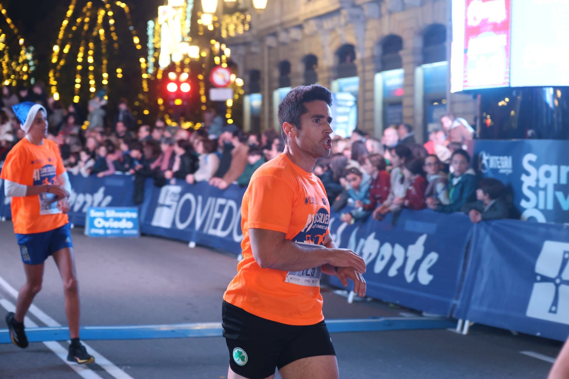 Oviedo despide el año a golpe de zapatilla por San Silvestre