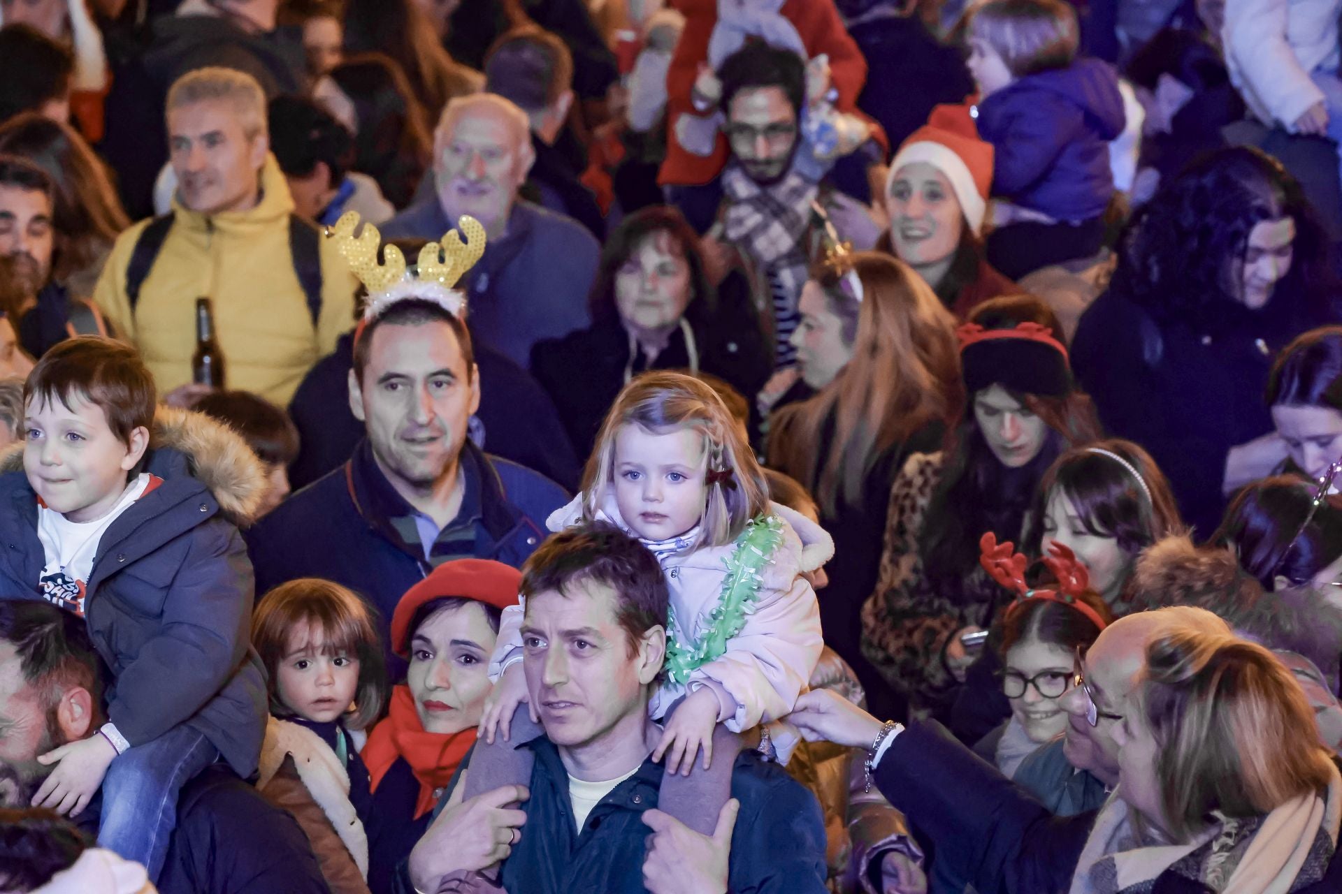 Los más pequeños reciben el año adelantado en las pequecampanadas de Gijón