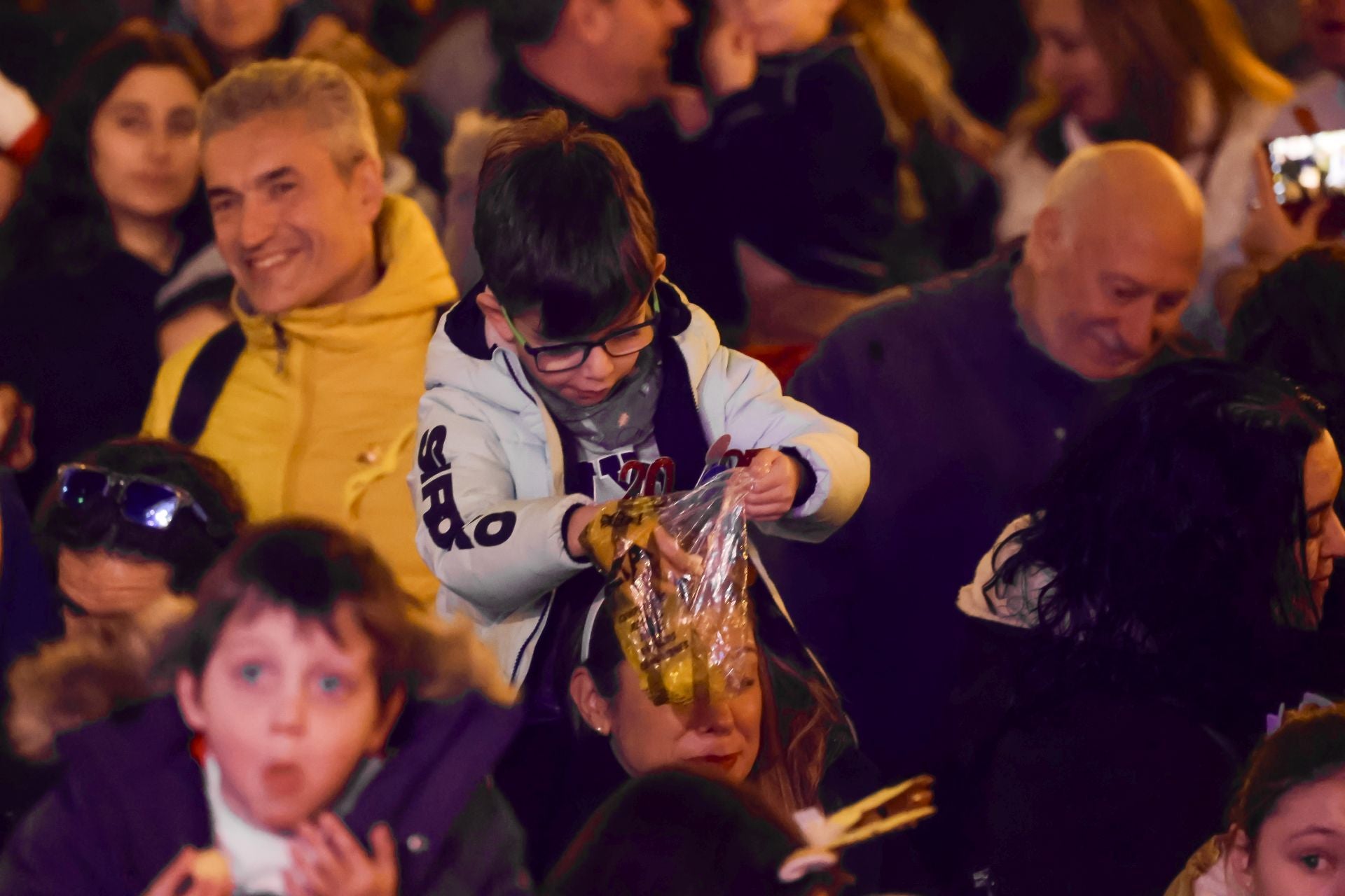 Los más pequeños reciben el año adelantado en las pequecampanadas de Gijón