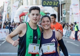 Rubén Marquéz e Isabel Barreiro fueron los más rápidos en la 55 TotalEnergies San Silvestre de Gijón.