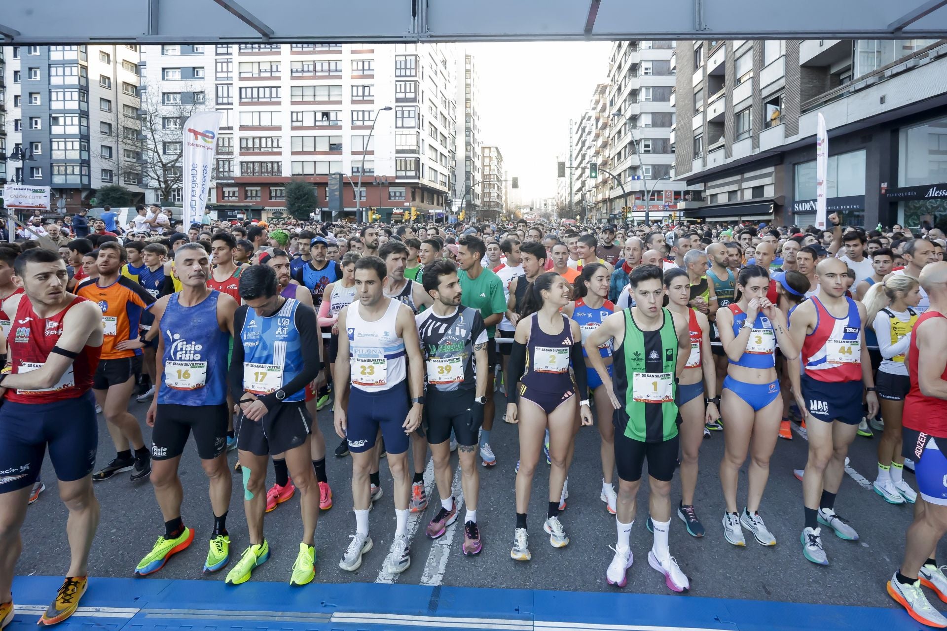 La San Silvestre vuela por las calles de Gijón