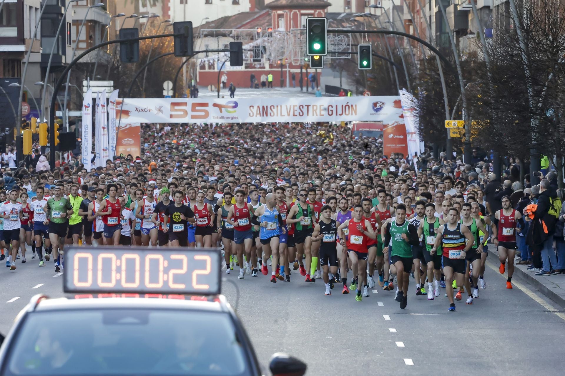 La San Silvestre vuela por las calles de Gijón