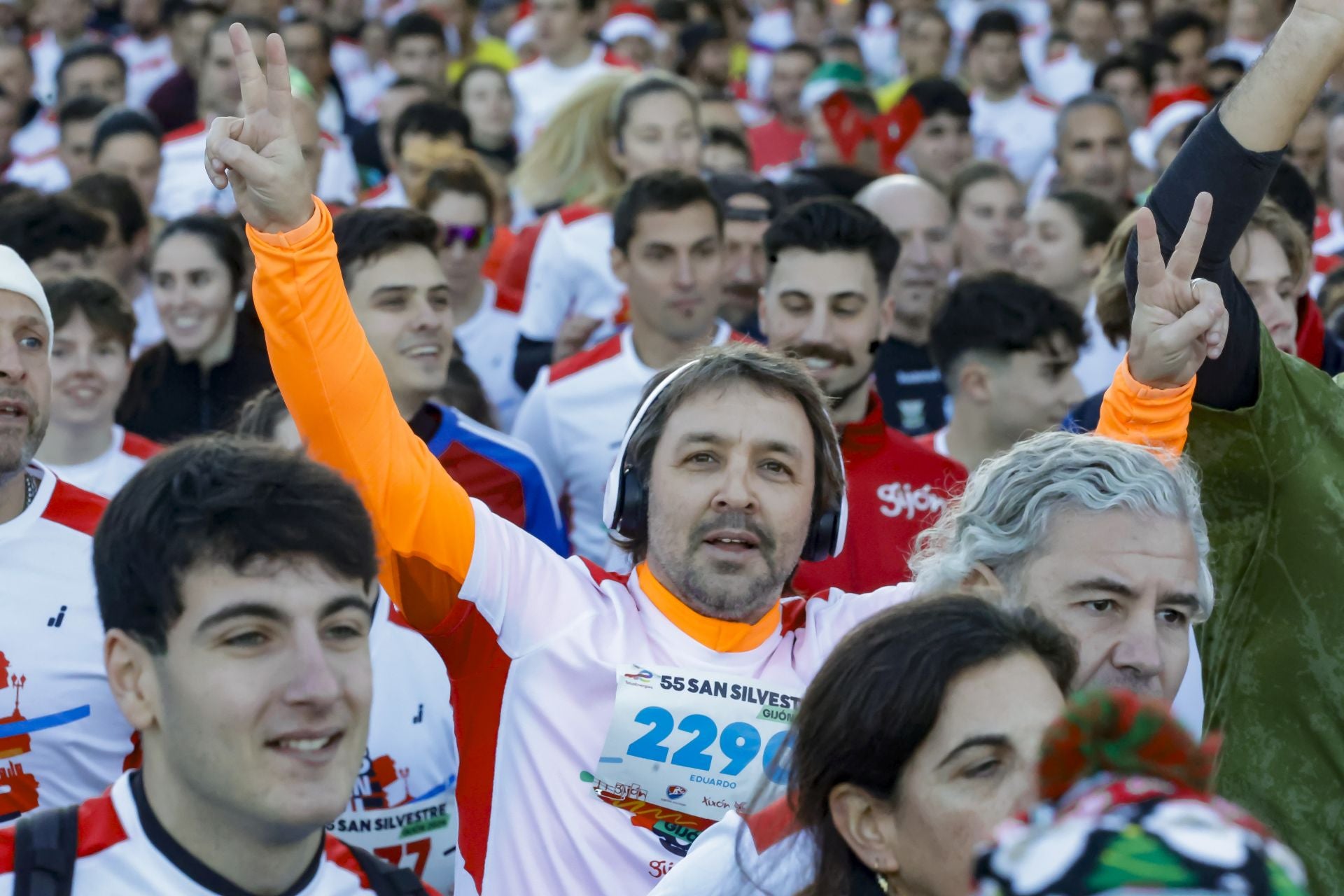 La San Silvestre vuela por las calles de Gijón