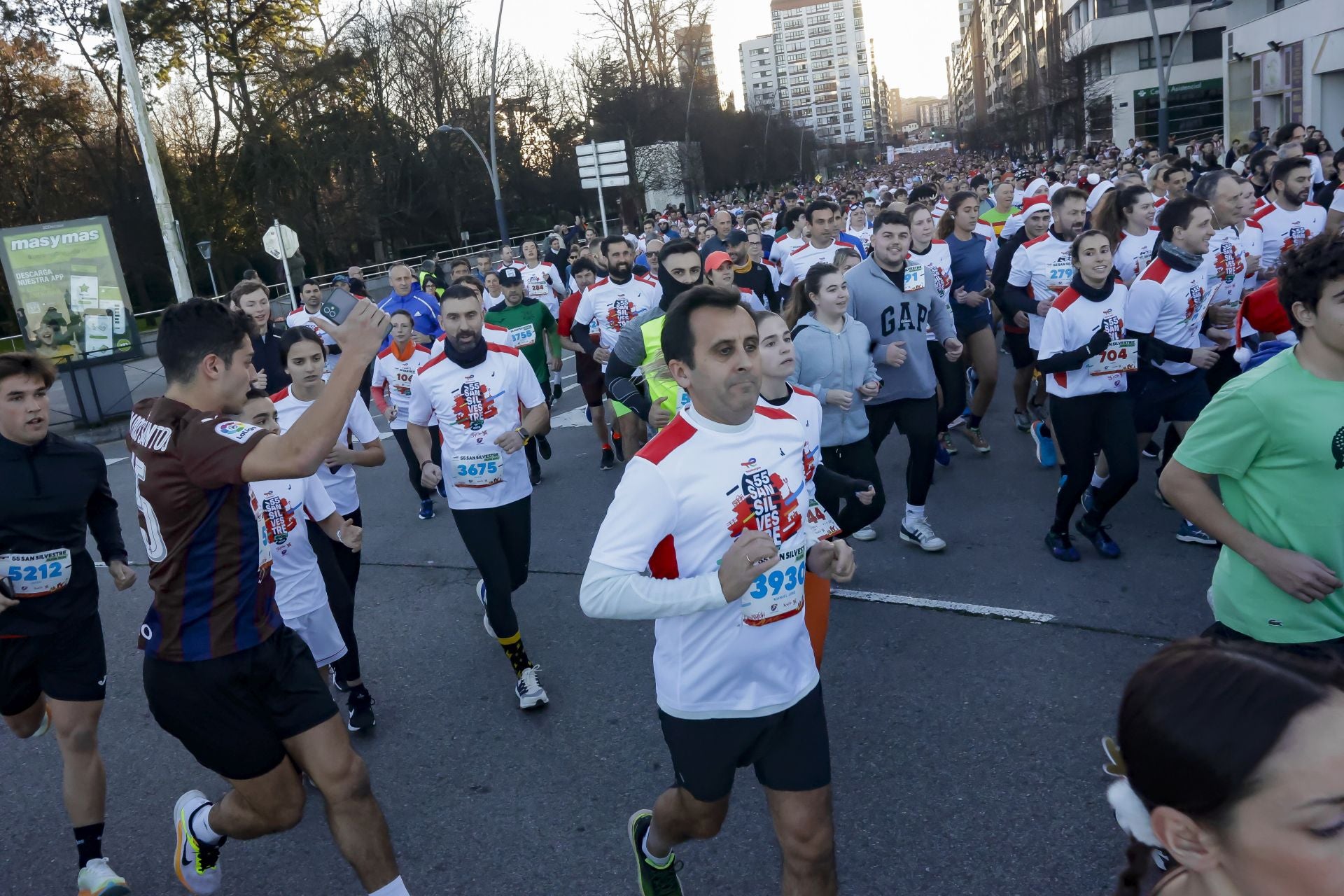 La San Silvestre vuela por las calles de Gijón