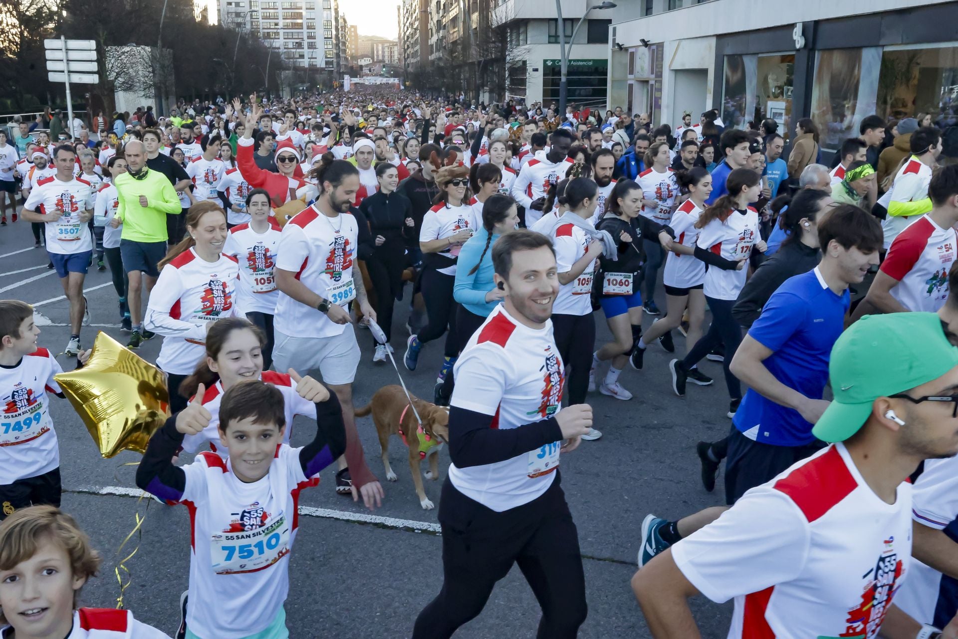 La San Silvestre vuela por las calles de Gijón