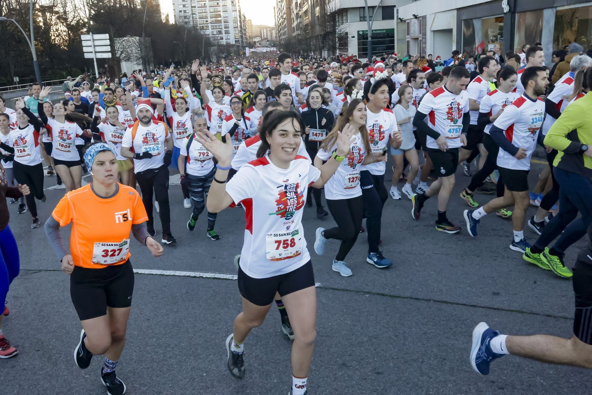 La San Silvestre vuela por las calles de Gijón