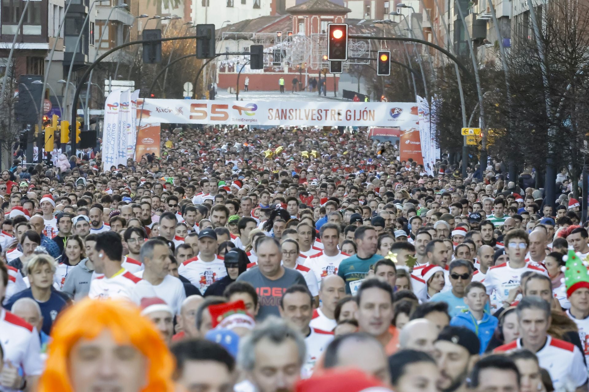 La San Silvestre vuela por las calles de Gijón