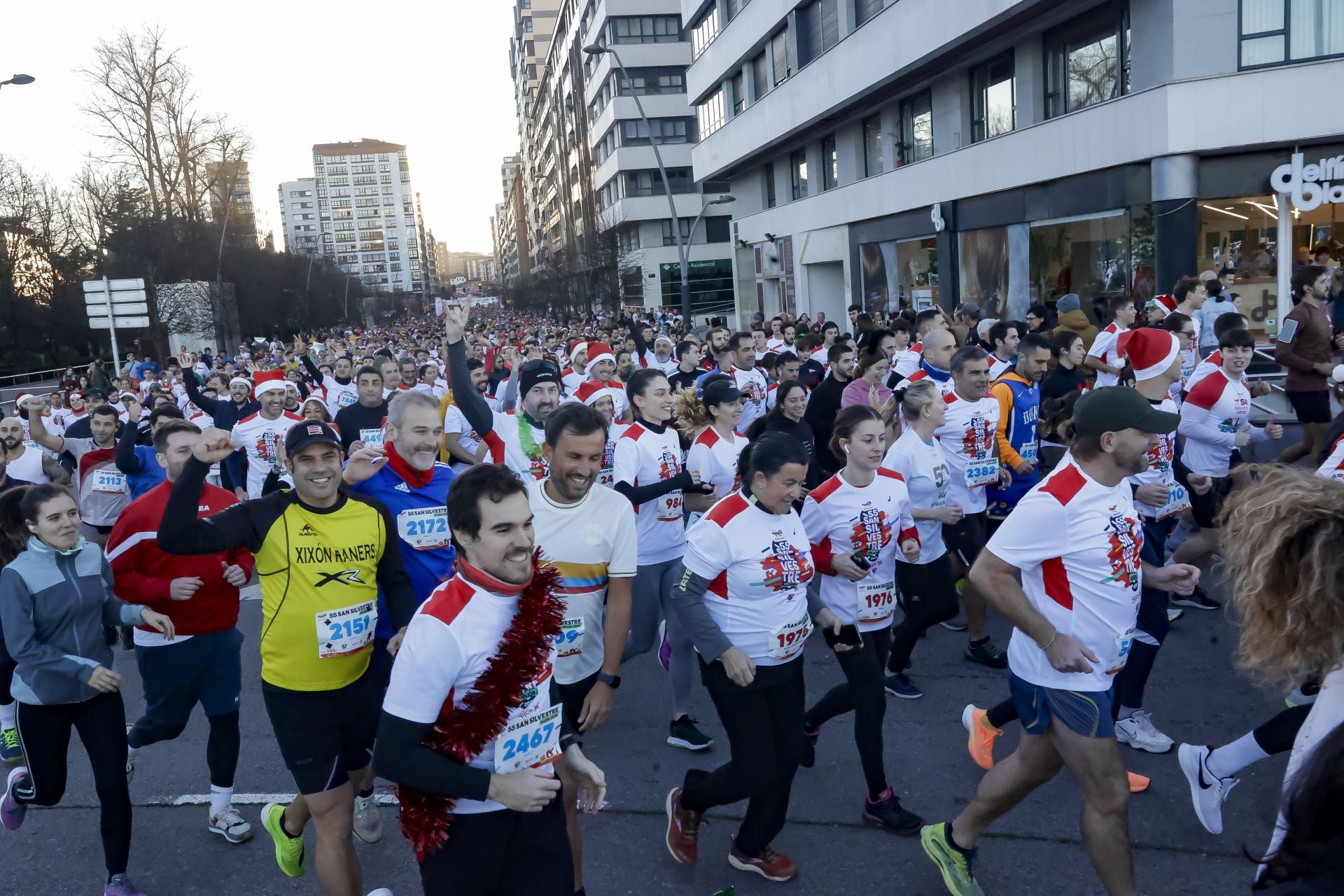 La San Silvestre vuela por las calles de Gijón