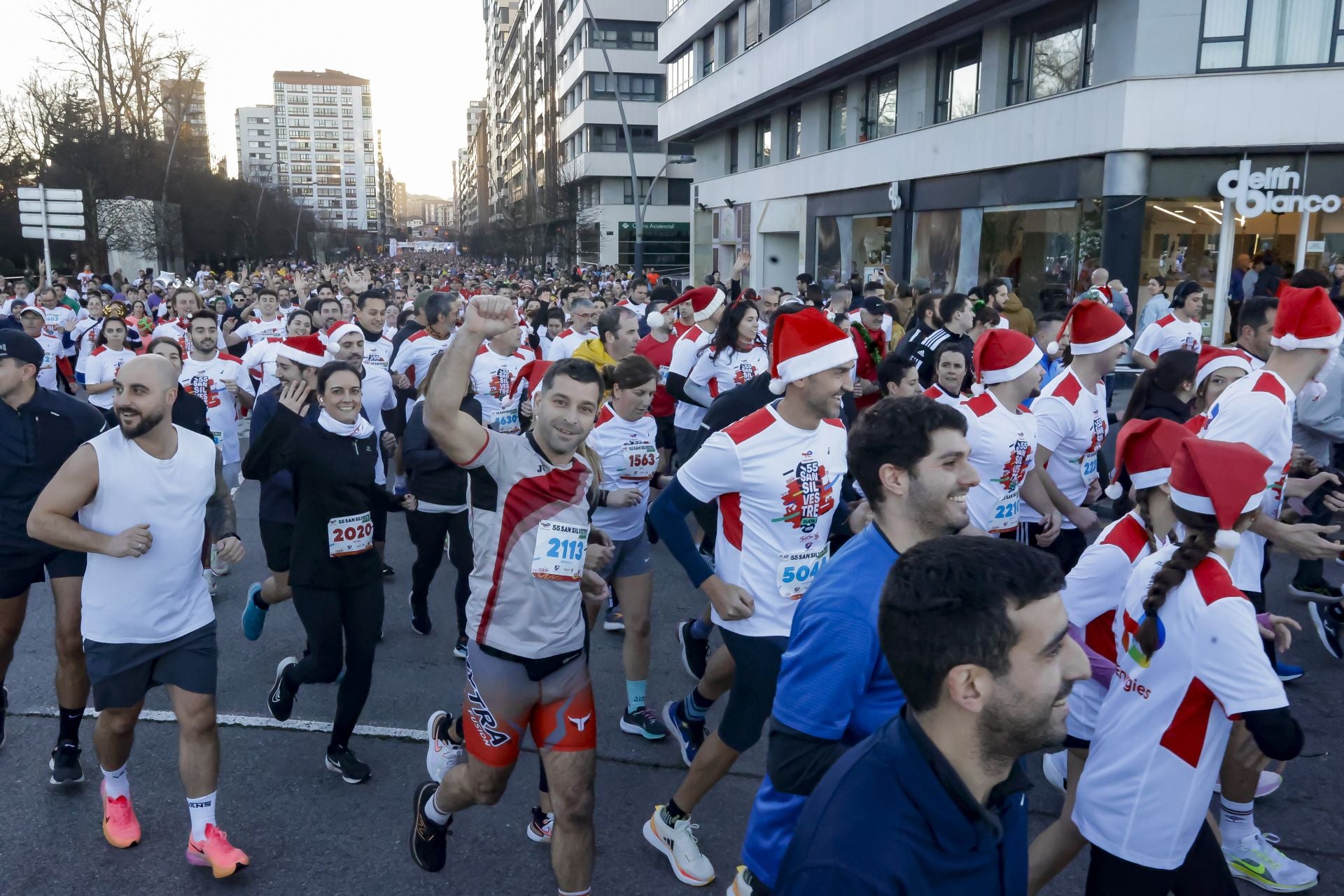 La San Silvestre vuela por las calles de Gijón