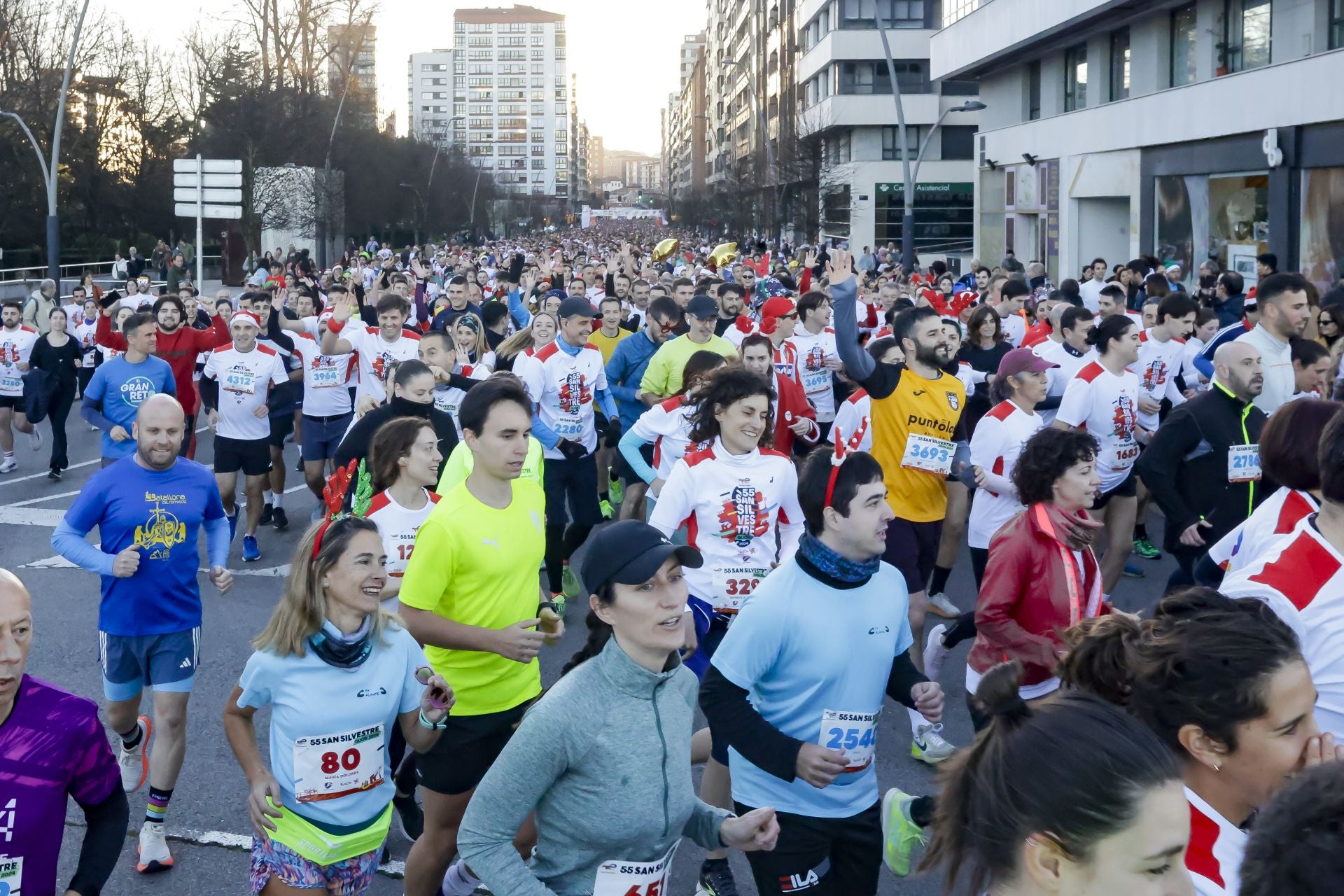 La San Silvestre vuela por las calles de Gijón