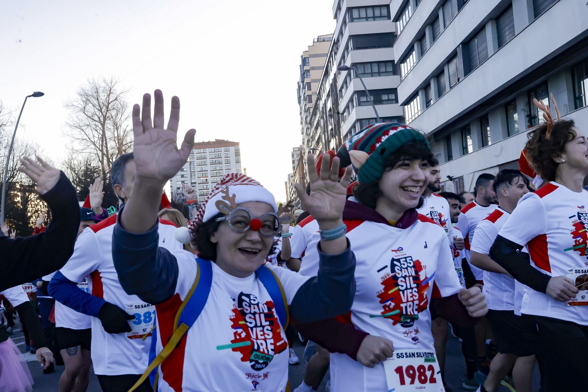 La San Silvestre vuela por las calles de Gijón