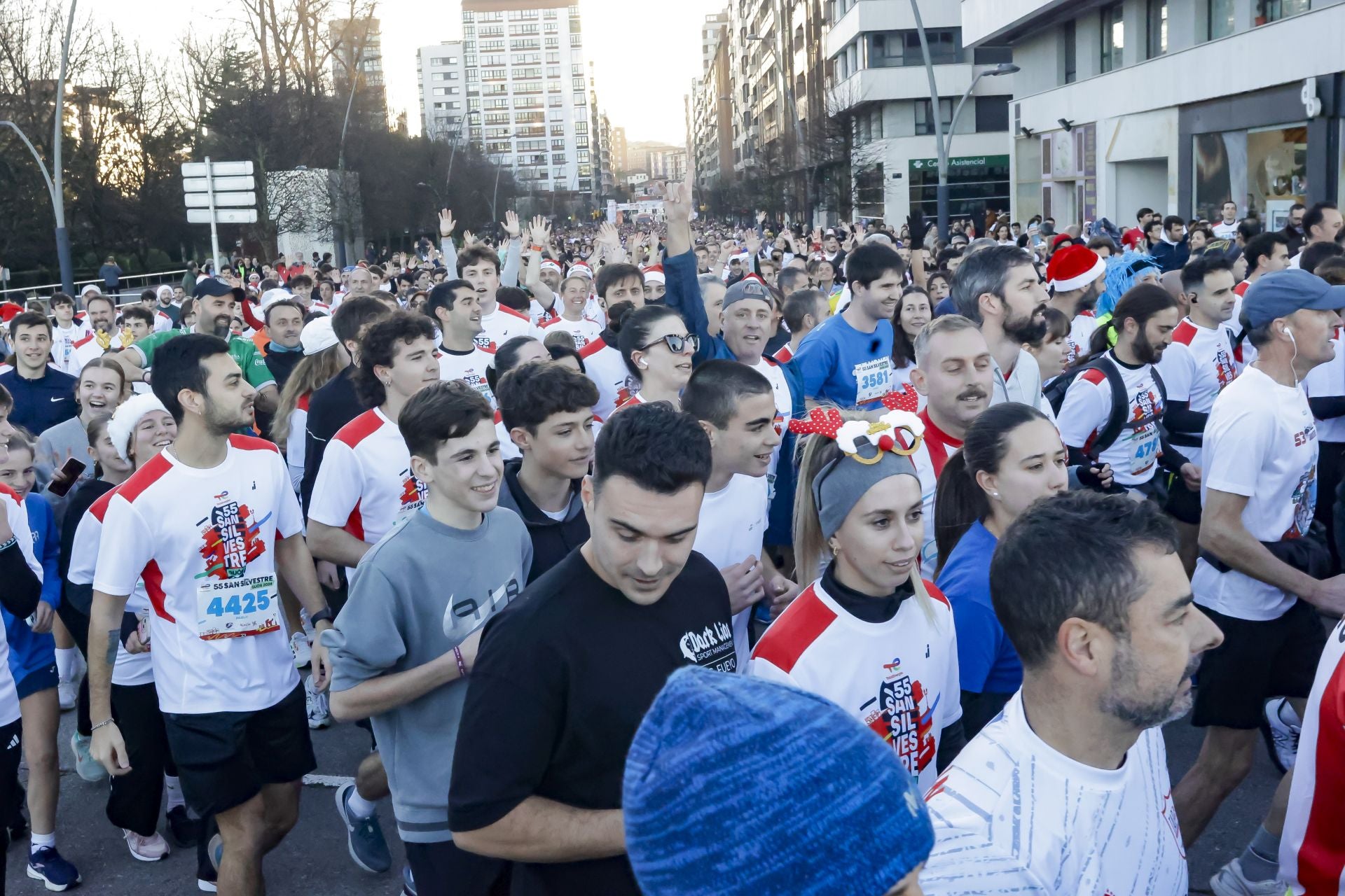 La San Silvestre vuela por las calles de Gijón