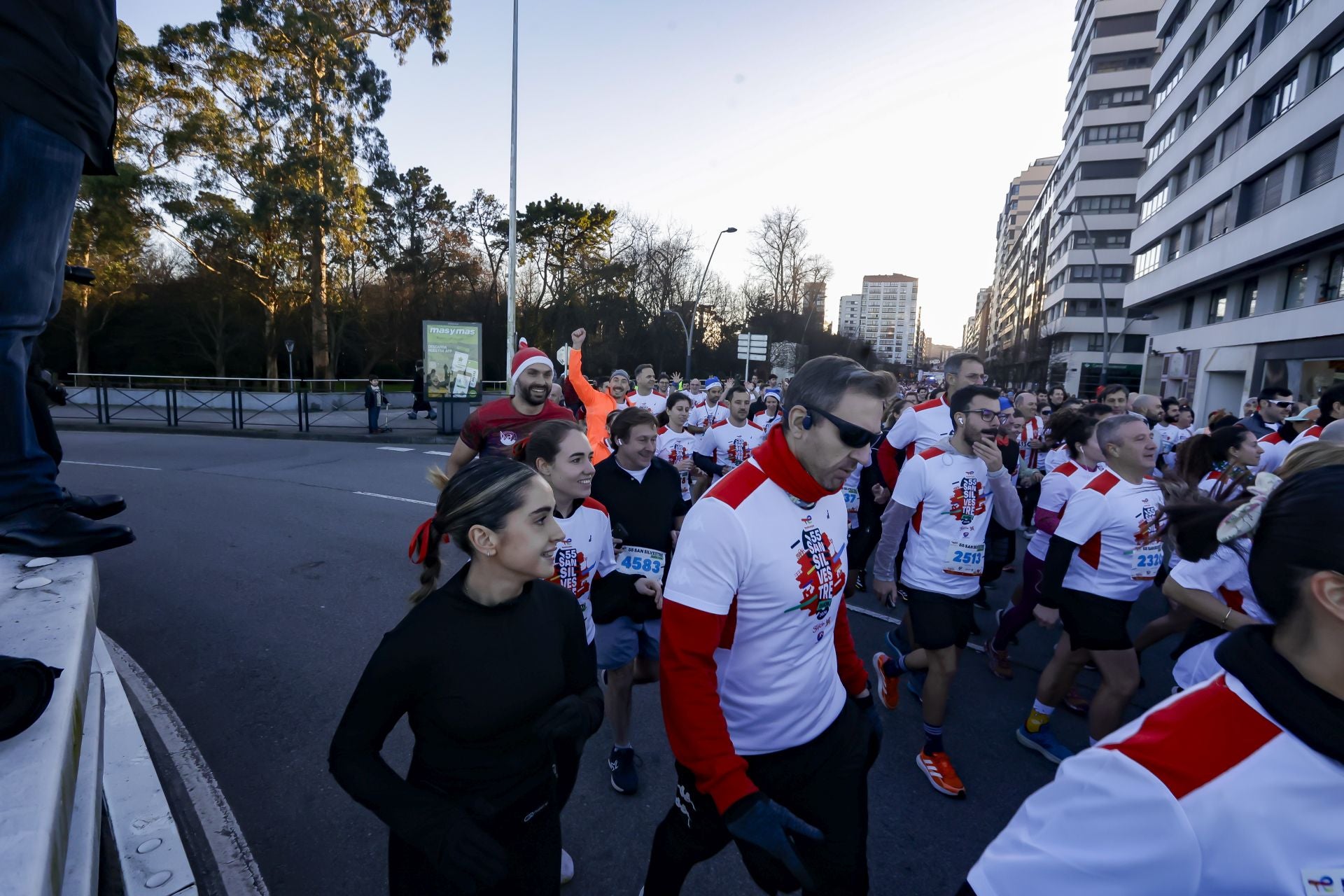 La San Silvestre vuela por las calles de Gijón