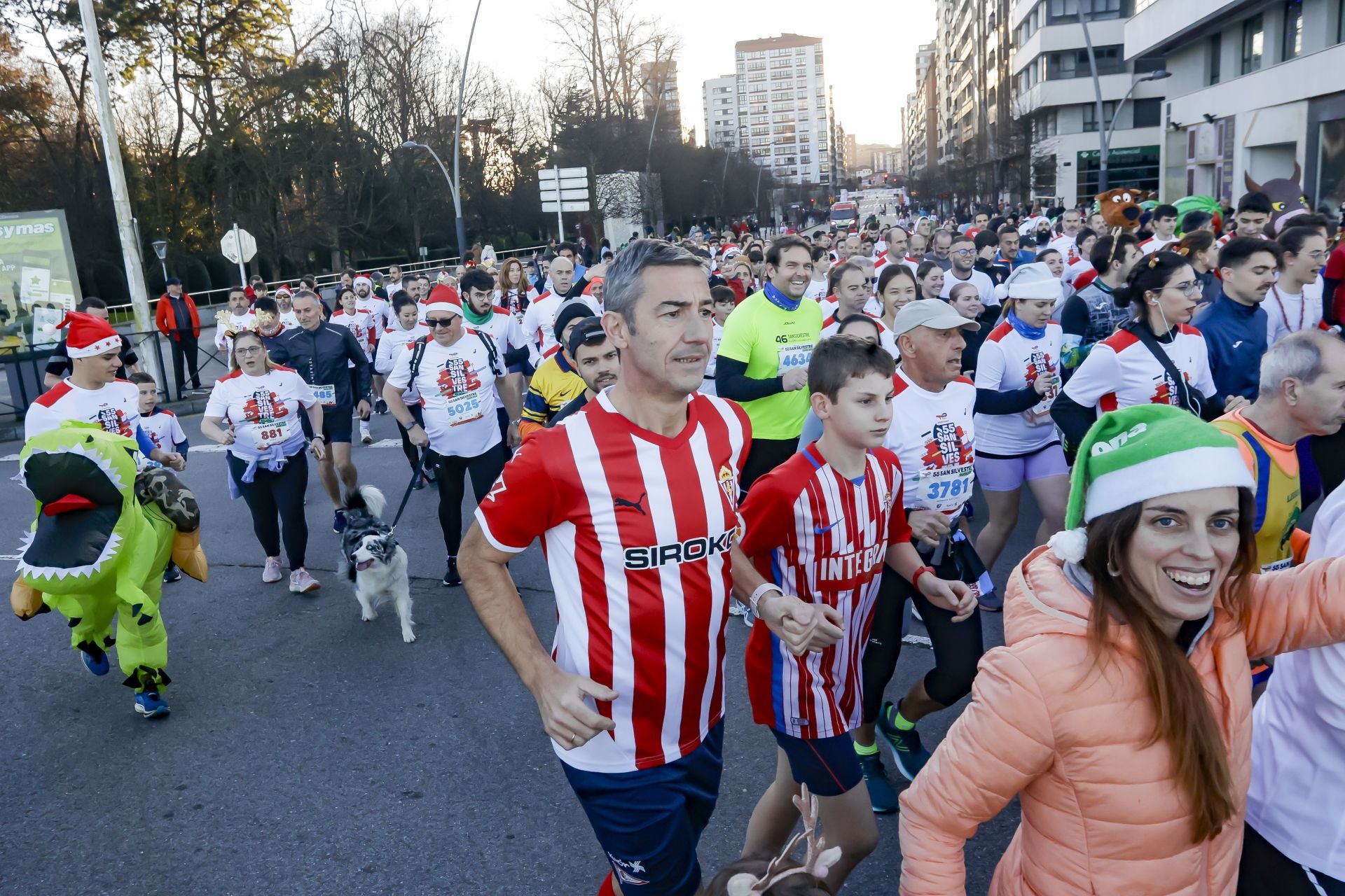 La San Silvestre vuela por las calles de Gijón