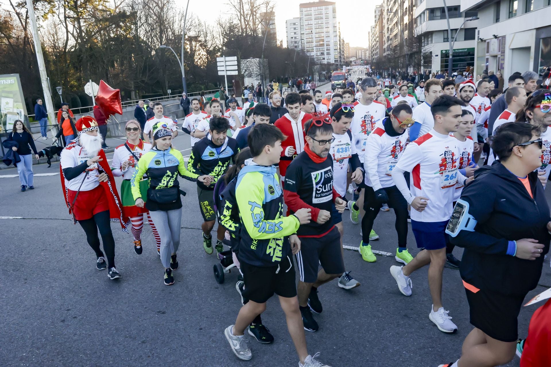 La San Silvestre vuela por las calles de Gijón