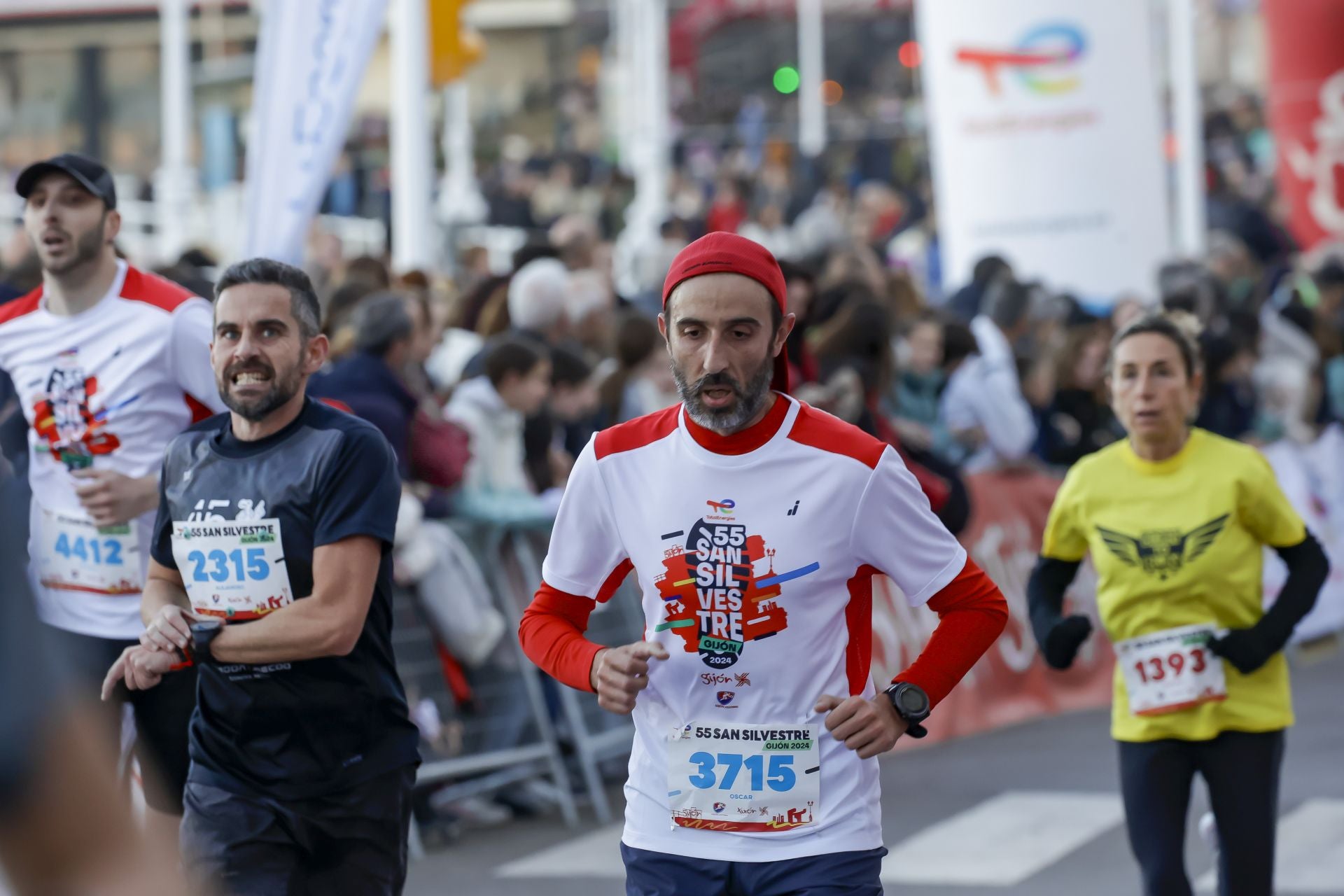 La San Silvestre vuela por las calles de Gijón