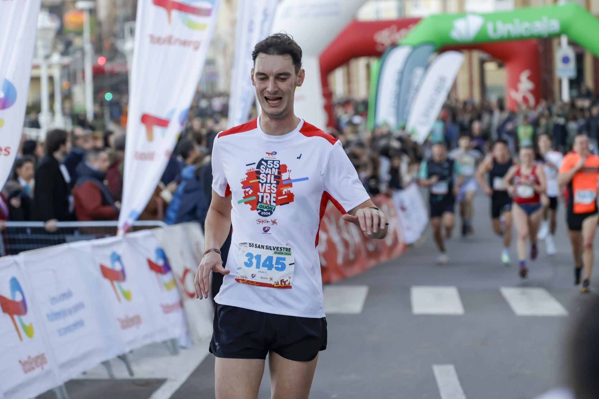 La San Silvestre vuela por las calles de Gijón