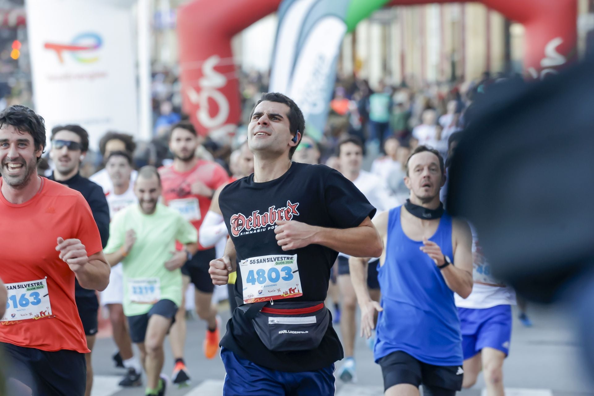 La San Silvestre vuela por las calles de Gijón