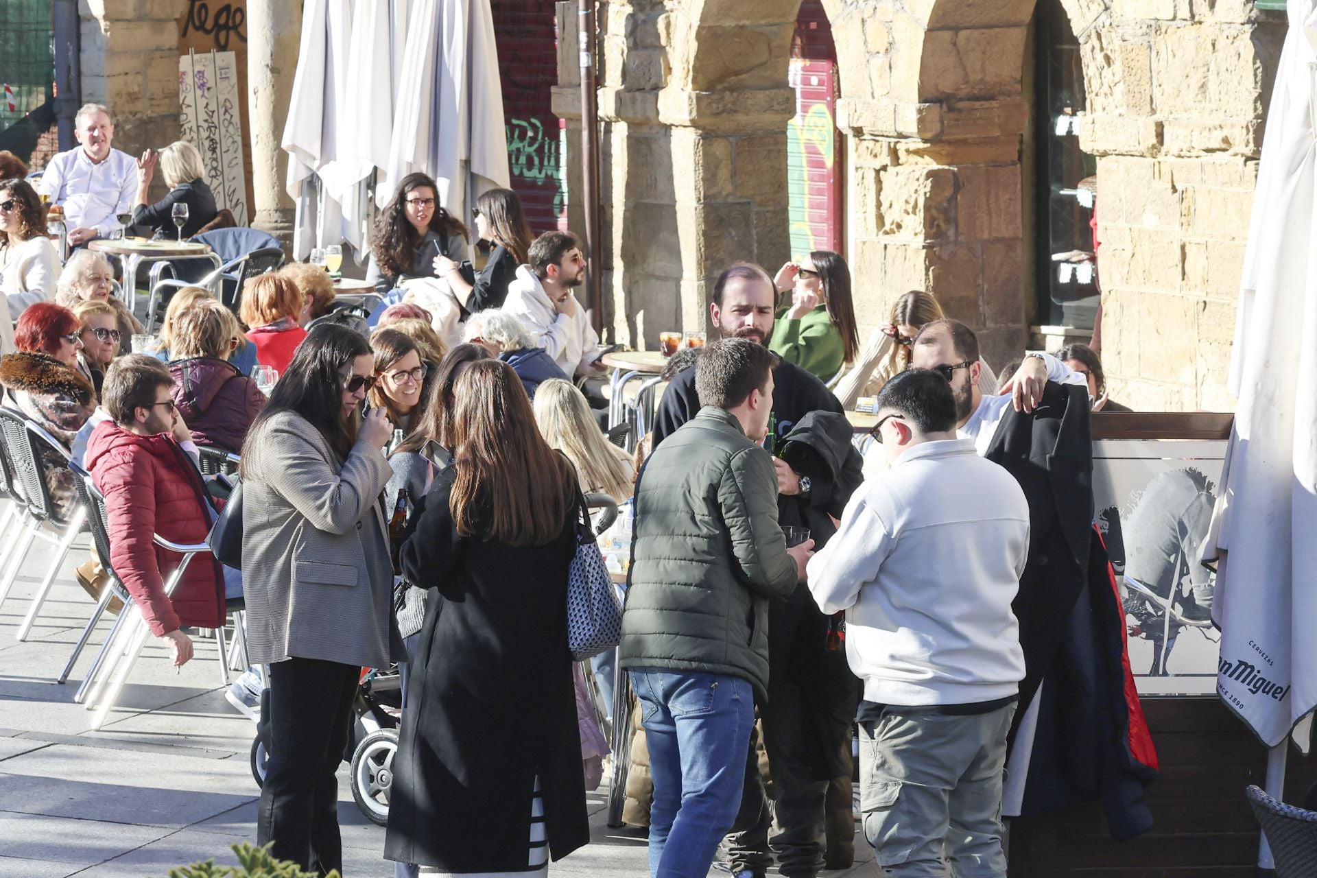 Asturias, de terraceo para brindar por el nuevo año