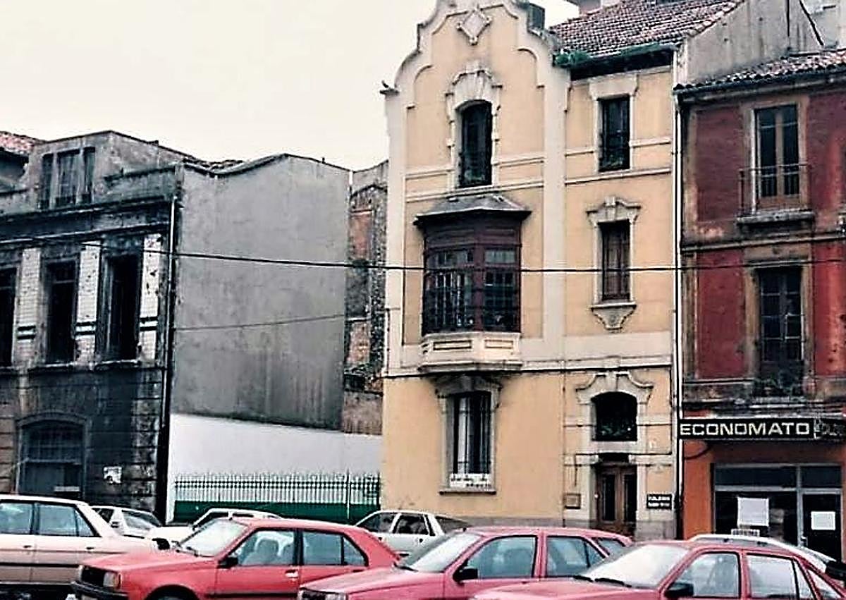 Imagen secundaria 1 - Una calle con fecha por y para el agua
