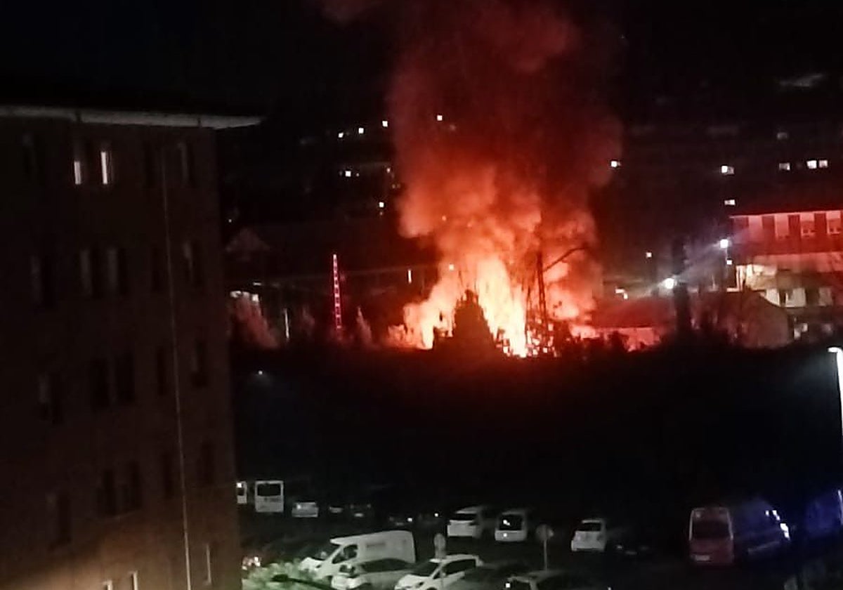 El pavoroso incendio que se registró en La Calzada.