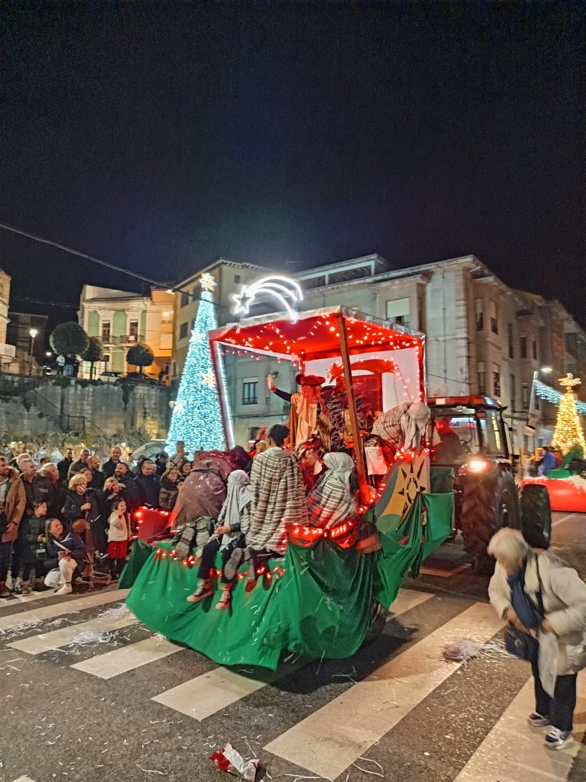 Cabalgatas de oriente a occidente: las imágenes de los Reyes Magos a su paso por Asturias