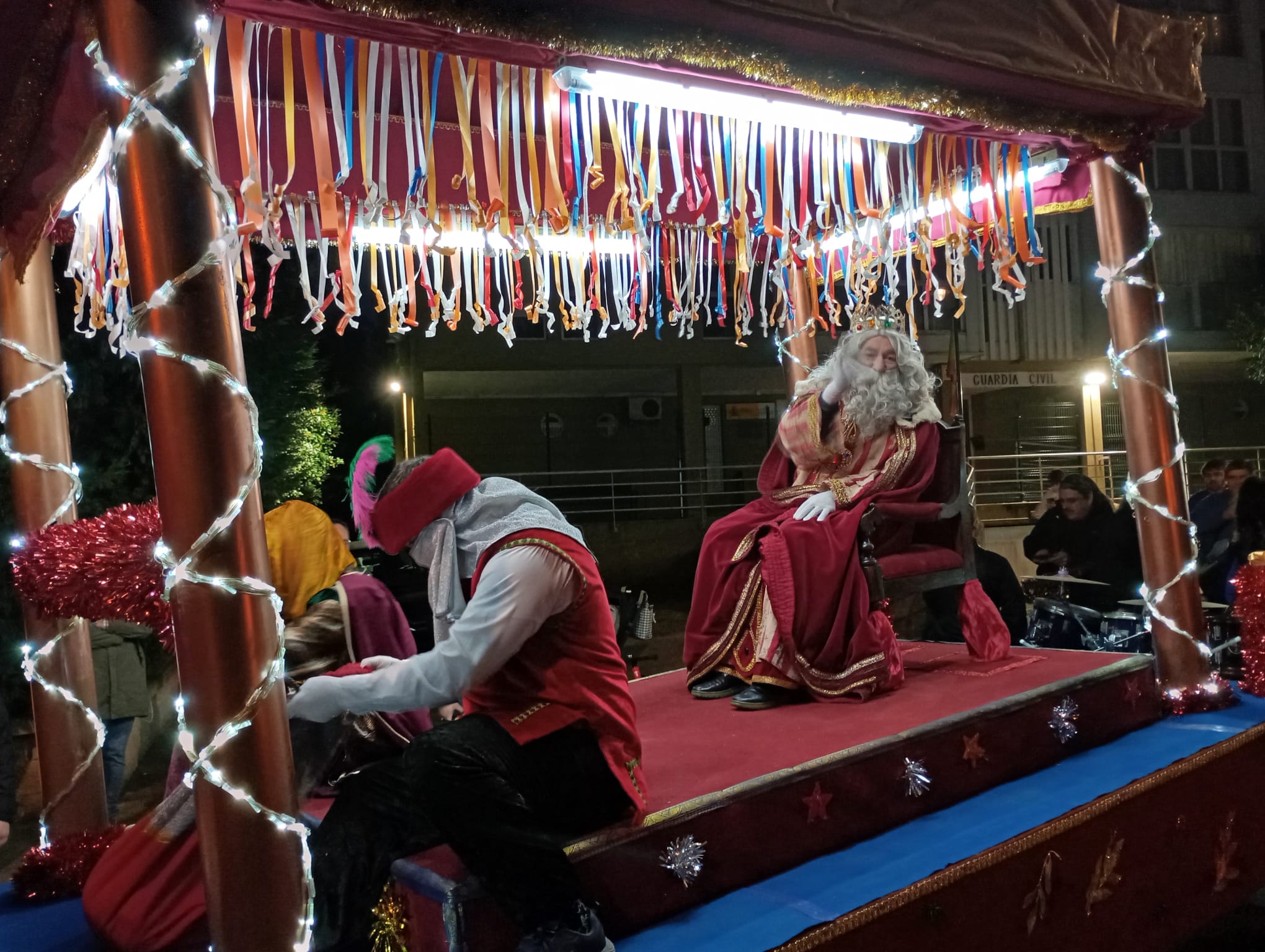 Cabalgatas de oriente a occidente: las imágenes de los Reyes Magos a su paso por Asturias