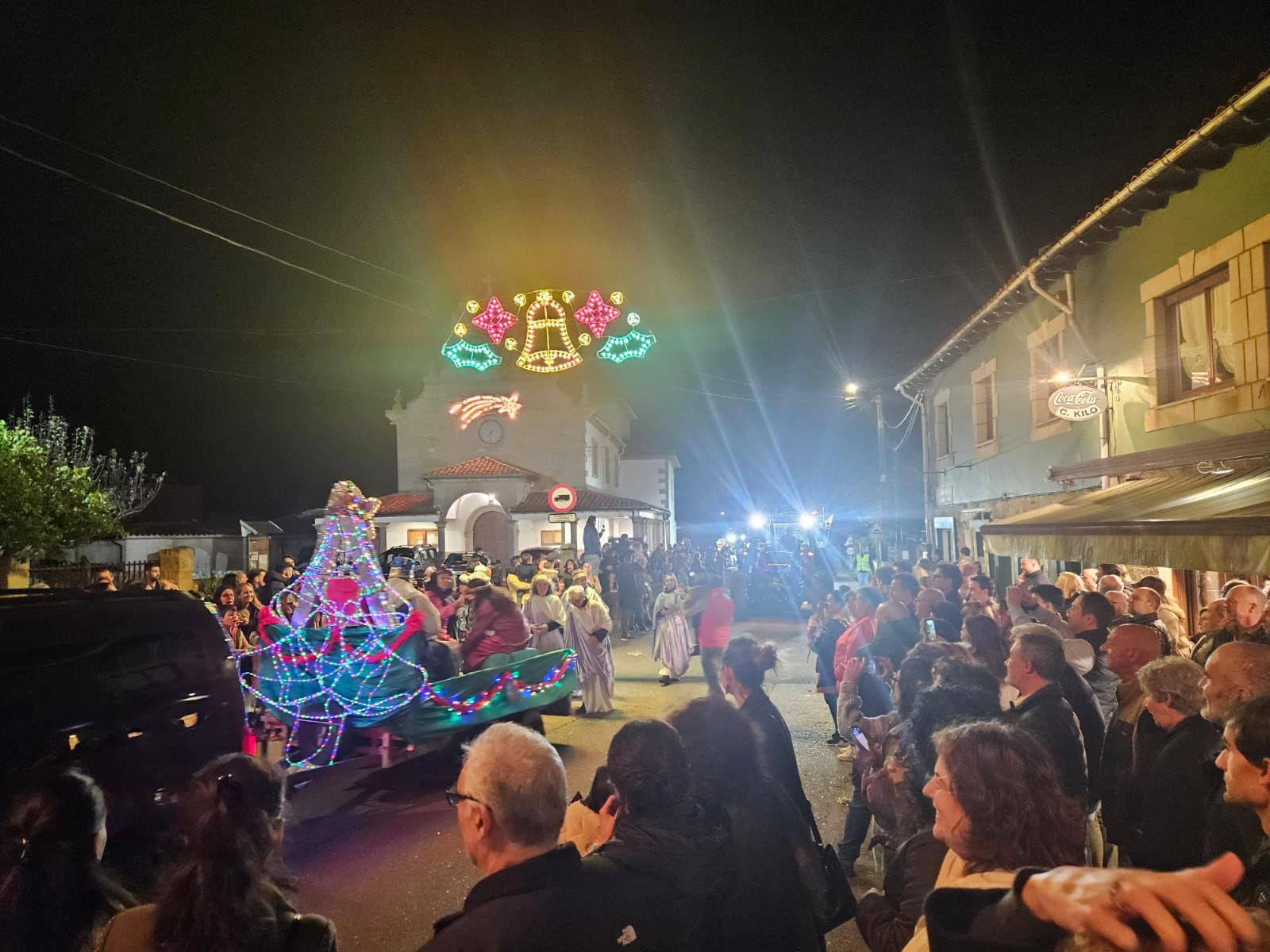 Cabalgatas de oriente a occidente: las imágenes de los Reyes Magos a su paso por Asturias