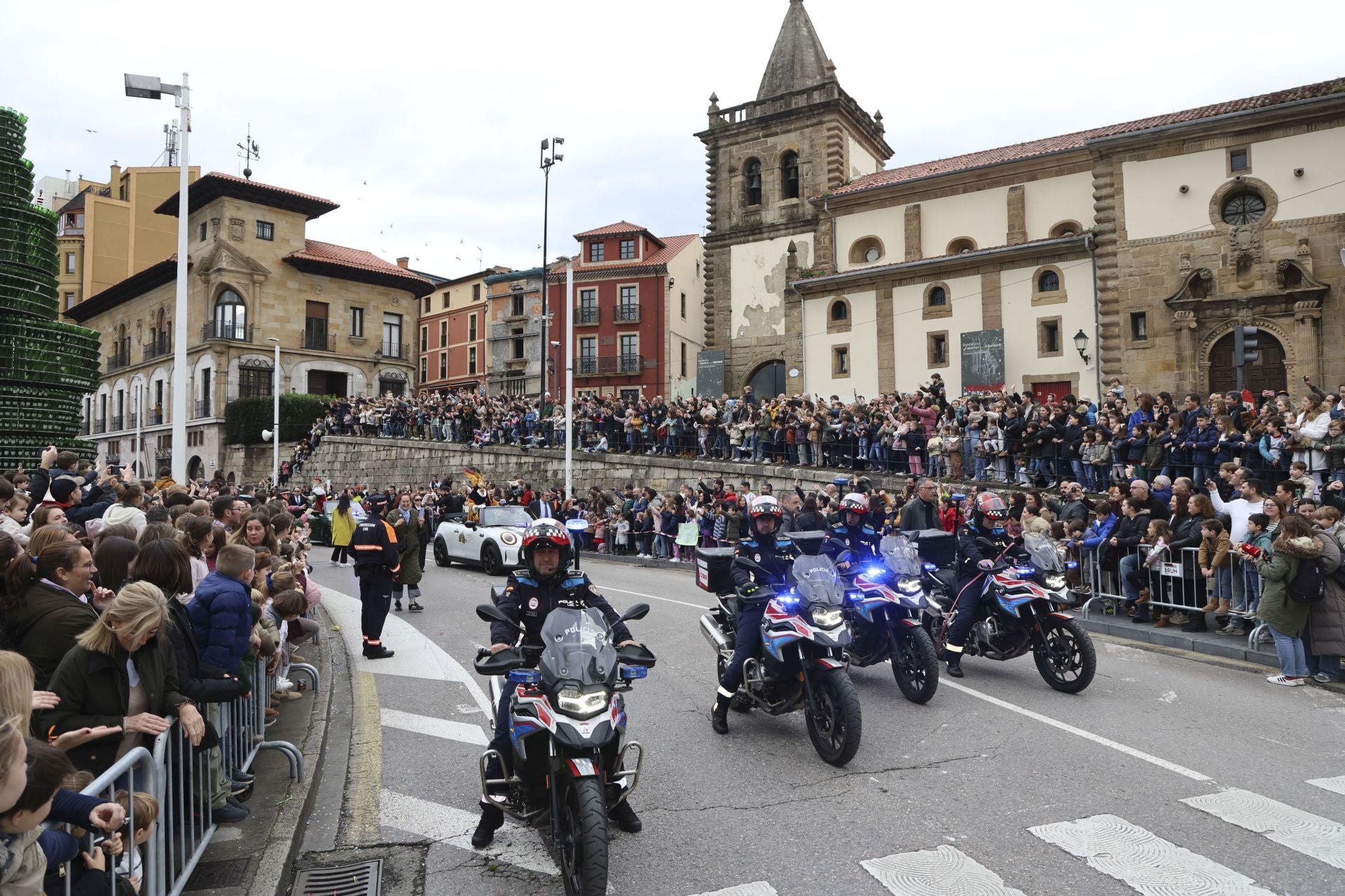 Las imágenes de la llegada de los Reyes Magos a Gijón