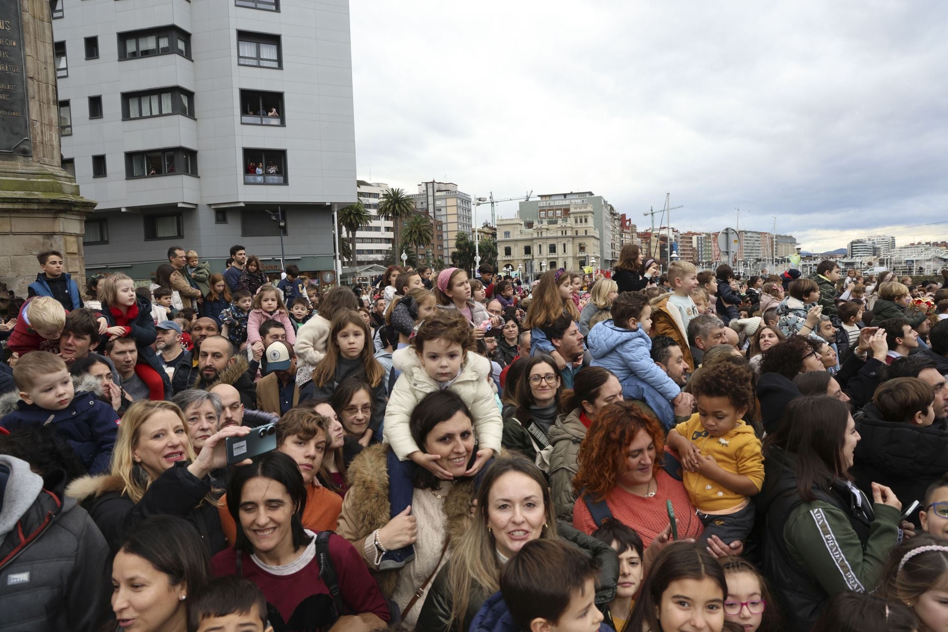 Las imágenes de la llegada de los Reyes Magos a Gijón