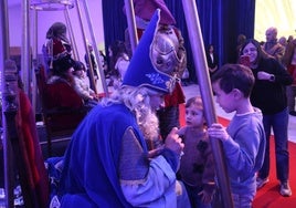 En imágenes: recepción de los Reyes Magos a los niños de Oviedo