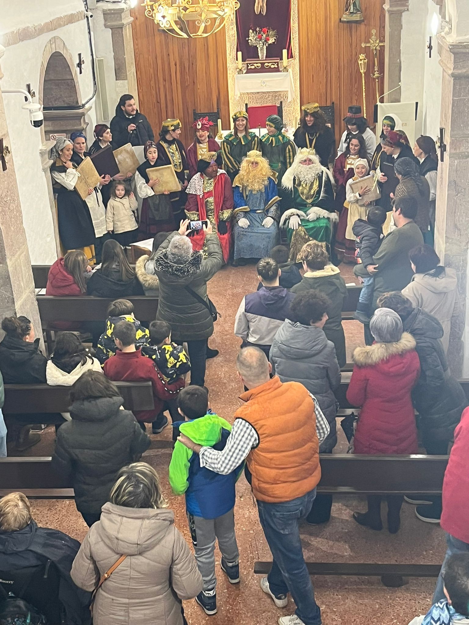 Cabalgatas de oriente a occidente: las imágenes de los Reyes Magos a su paso por Asturias