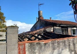 La vivienda afectada por el fuego.