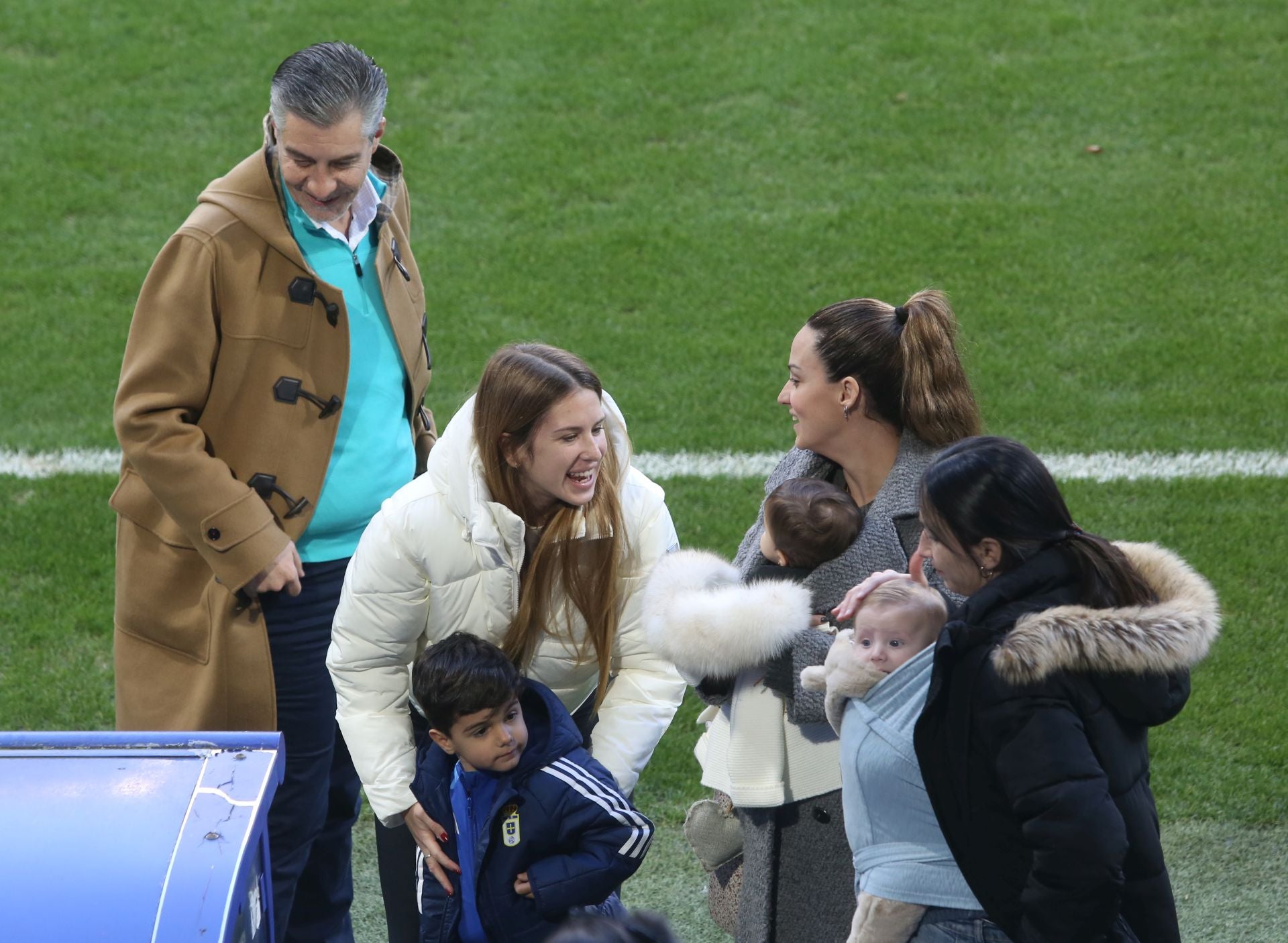 Entrenamiento del Real Oviedo en el día de Reyes mirando al derbi