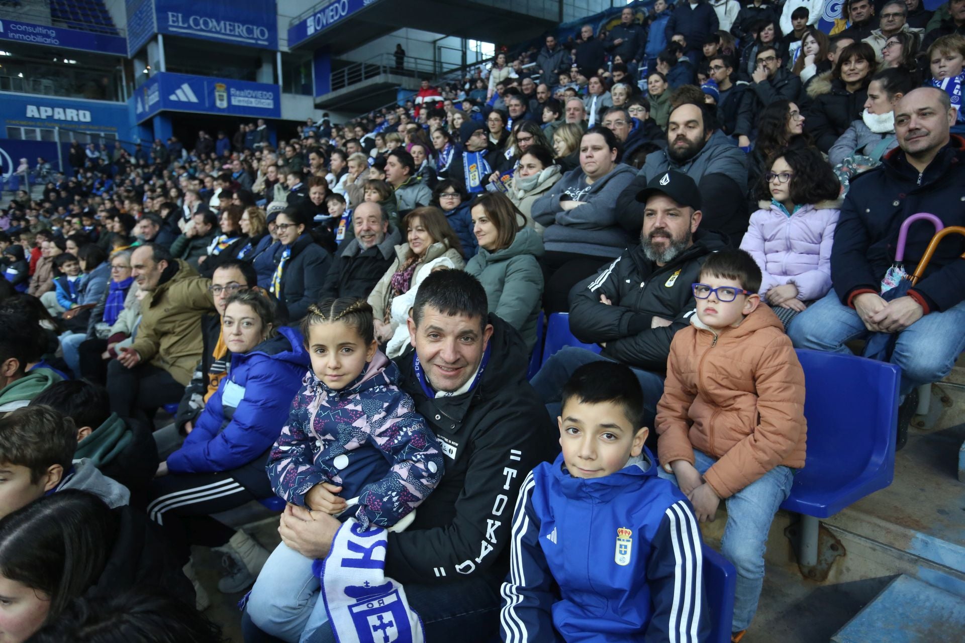 Entrenamiento del Real Oviedo en el día de Reyes mirando al derbi