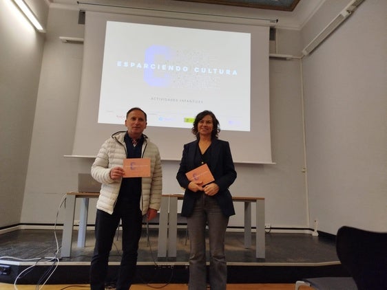 Manuel González y Montserrat López Moro durante la presentación de las actividades.