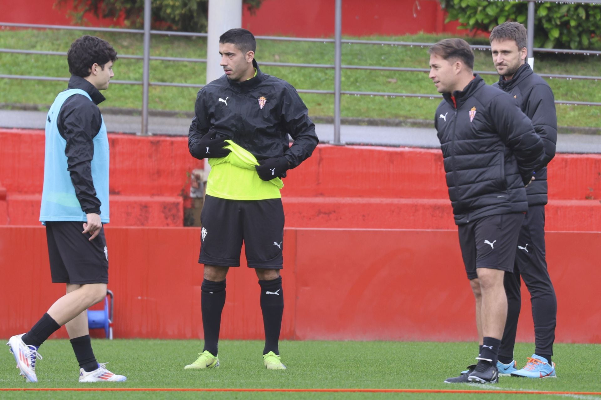 Entrenamiento del Sporting: objetivo, el derbi