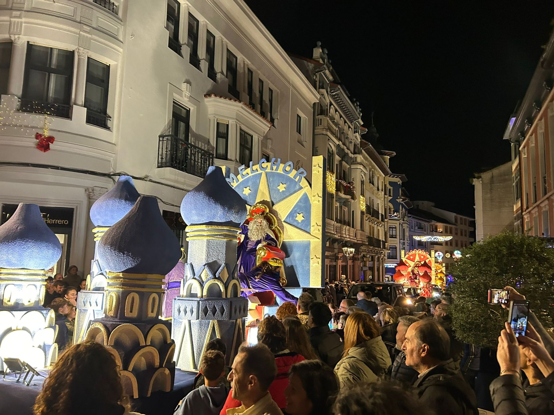 La cabalgata de Reyes Magos en Pravia.