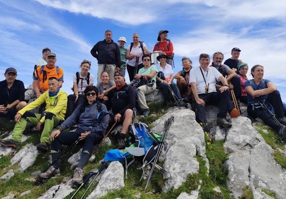 Miembros de La Chiruca, en Brañagallones en junio de 2024.