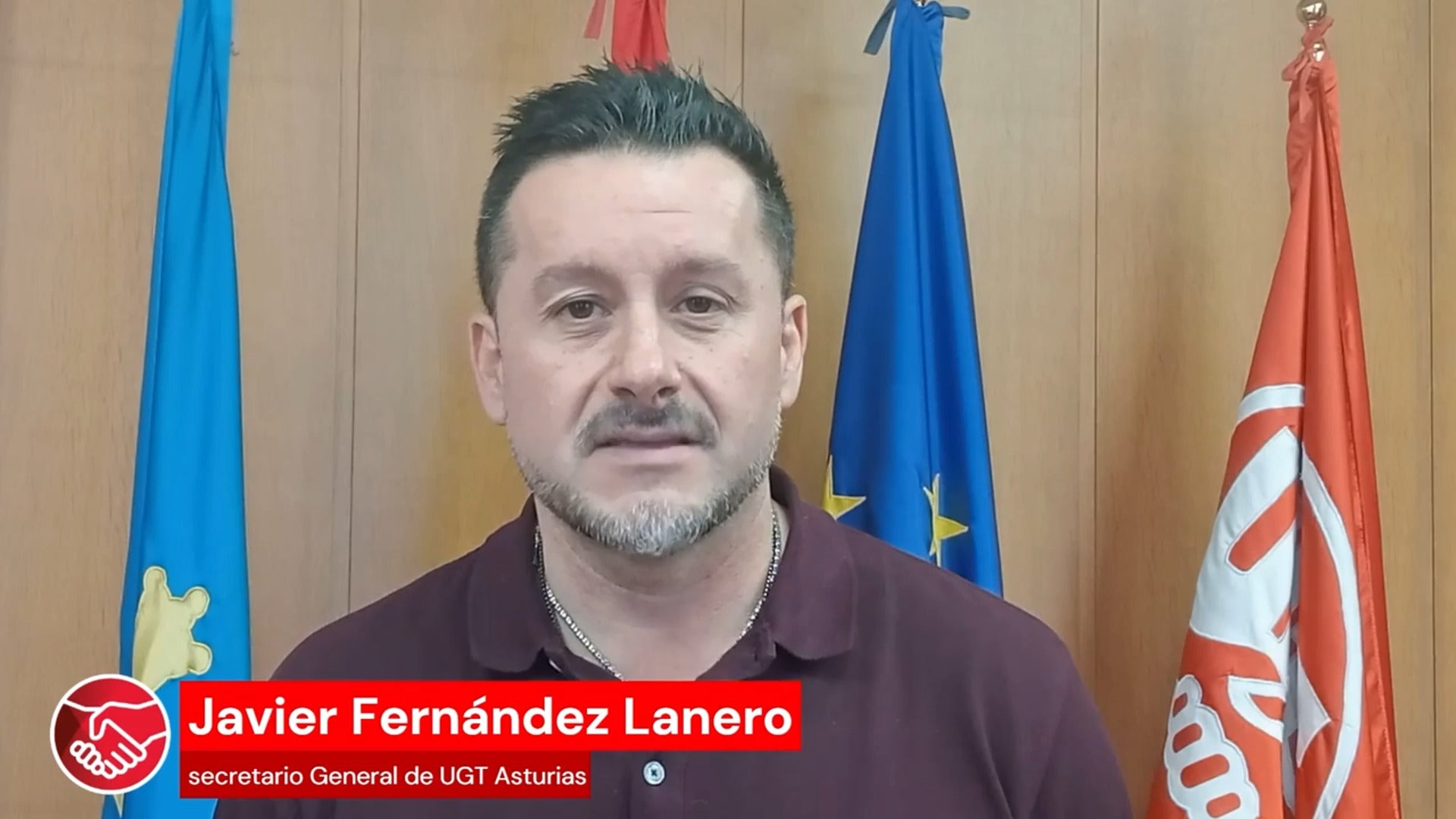 Javier Lanero, secretario General de UGT Asturias, felicita a EL COMERCIO