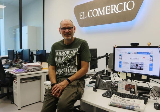 Óscar Fernández Sierra en la redacción actual de EL COMERCIO