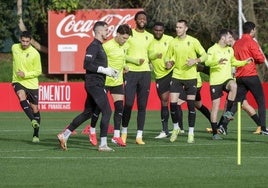 El último entrenamiento del Sporting de Gijón antes del derbi, en fotos