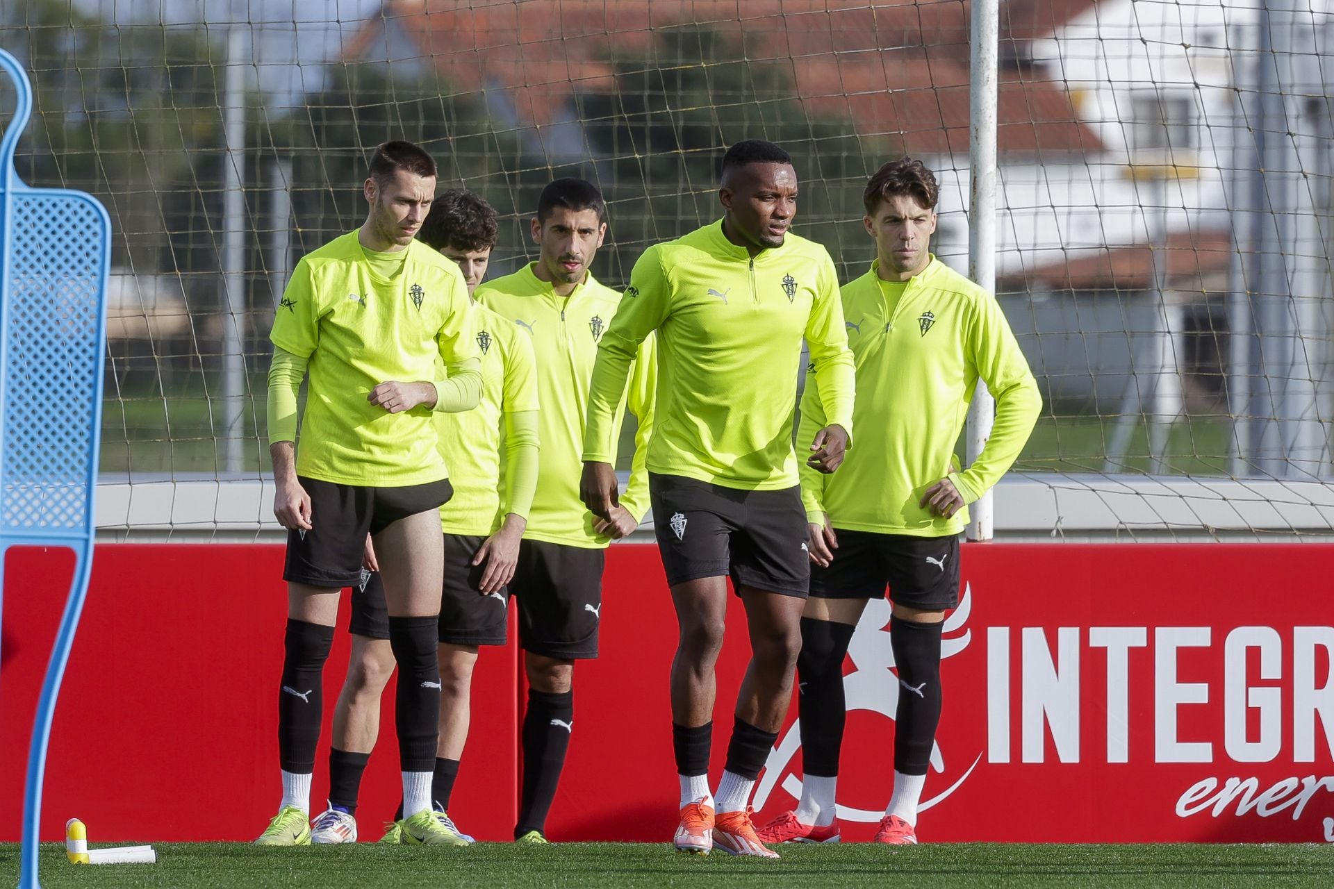 El último entrenamiento del Sporting de Gijón antes del derbi, en fotos