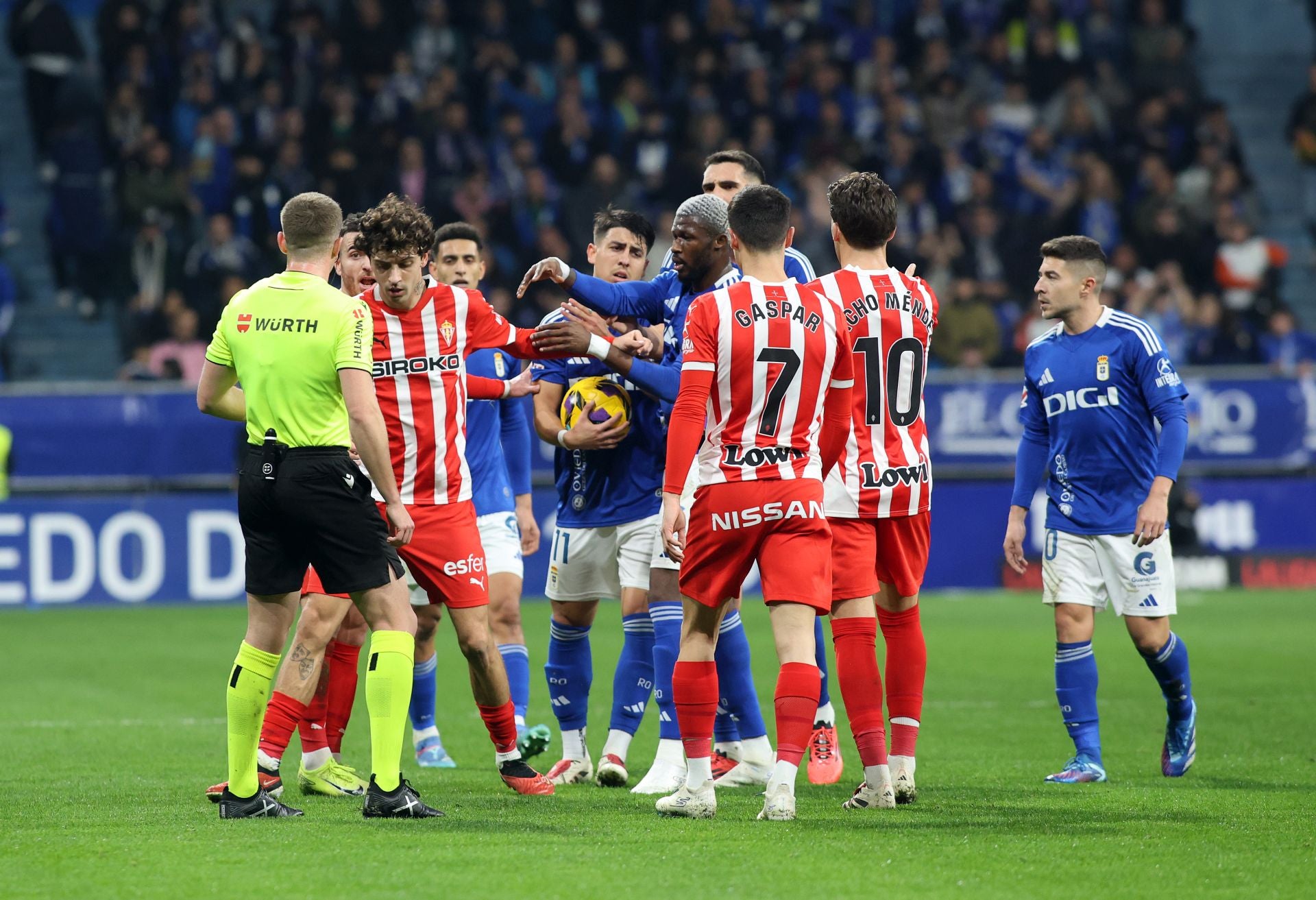 Las mejores imágenes del Real Oviedo - Sporting de Gijón