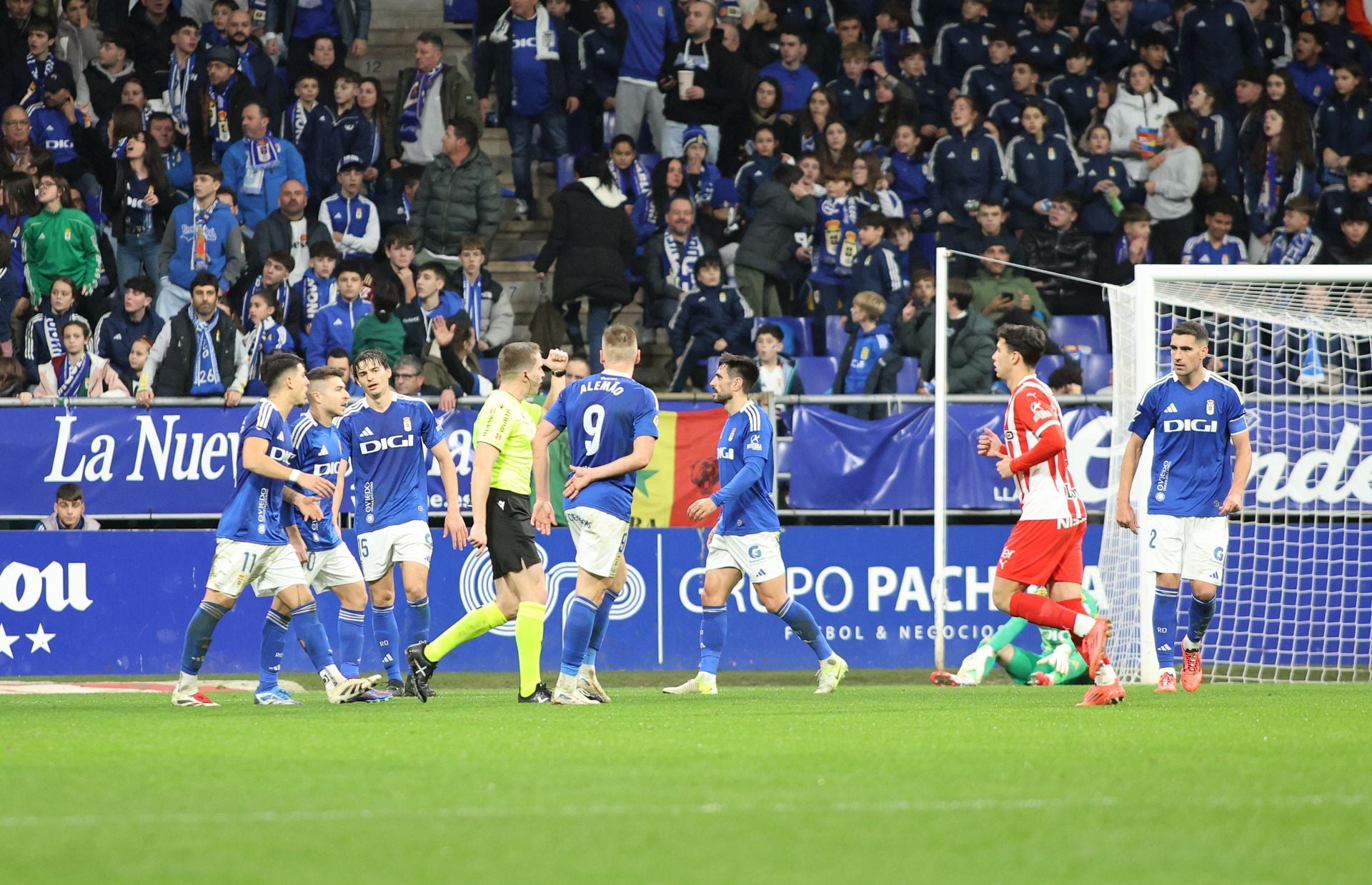 Las mejores imágenes del Real Oviedo - Sporting de Gijón